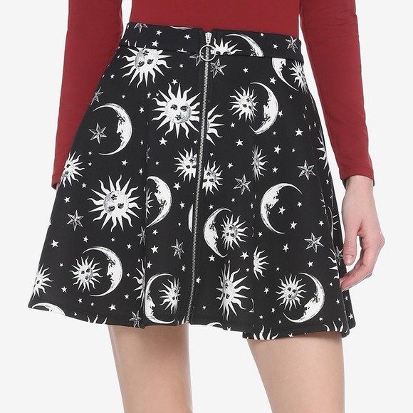 Hot Topic Dresses & Skirts - Hot Topic Black and White Celestial Skater Skirt 🌙💫⭐️🌟☀️